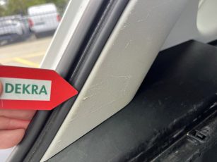 Csomagtér sérülések - nem-elfogadható