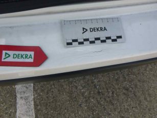 Hűtőrács és lökhárító - nem elfogadható