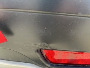 Hűtőrács és lökhárító - nem elfogadható