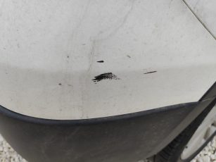 Hűtőrács és lökhárító - nem elfogadható