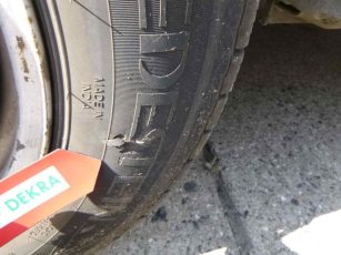 Gumiabroncs, könnyű-, vagy lemezfelni, dísztárcsák - nem elfogadható