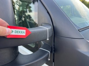 Tükrök és külső felszerelések - nem elfogadható