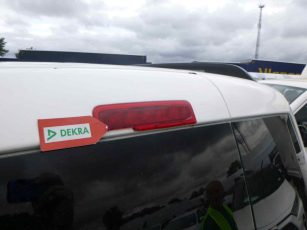 Üvegfelületek és világítás - nem elfogadható