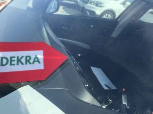 Üvegfelületek és világítás - nem elfogadható